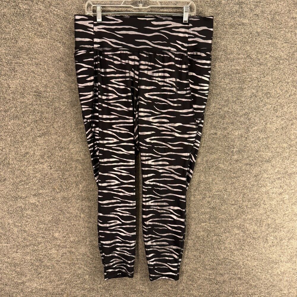 Livi Activewear Leggings Women 18/20 Plus Black Animal Print Wicking 7/8 Capri